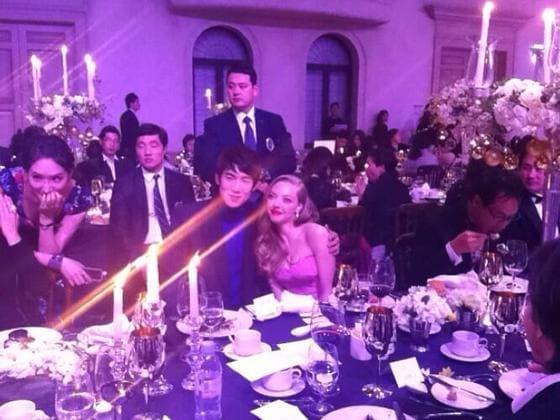 본문 이미지 - 엘르 코리아가 4일 공식 트위터(@ELLE_KOREA)를 통해 공개한 유연석과 아만다 사이프리드의 사진. © News1  