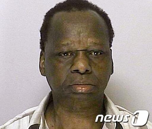 본문 이미지 - 버락 오바마 대통령의 삼촌 오냥고 오바마. 그는 오바마 대통령 부친의 이복동생이다.© AFP=News1 