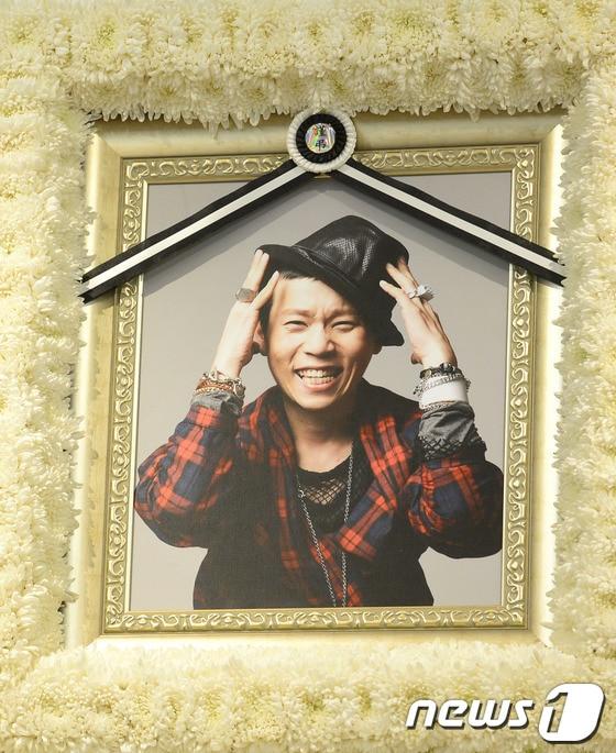 본문 이미지 - 그룹 울랄라세션 리더 고(故) 임윤택 (사진= 사진공동취재단) ⓒ 뉴스1