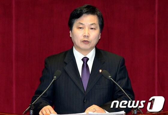본문 이미지 - 민주당 홍종학 의원.  2013.2.14/뉴스1 © News1   박정호 기자