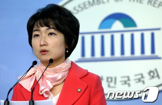 본문 이미지 - 이언주 민주당 원내대변인. 2013.2.18/뉴스1 © News1 박정호 기자