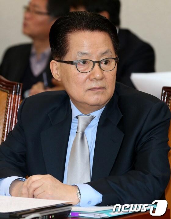 본문 이미지 - 민주당 박지원 전 원내대표. 2013.2.19/뉴스1 © News1   이종덕 기자