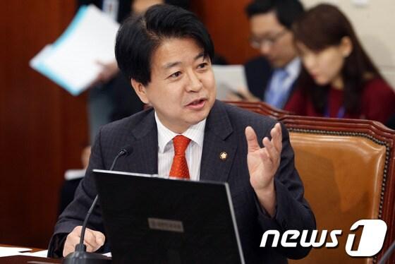 본문 이미지 - 노웅래 민주당 의원. 2013.2.27/뉴스1 © News1 허경 기자