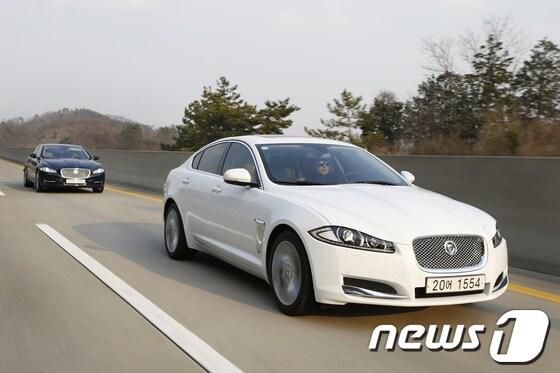 본문 이미지 - 재규어 XF 2.0 가솔린 주행(사진제공=재규어랜드로버코리아)© News1  