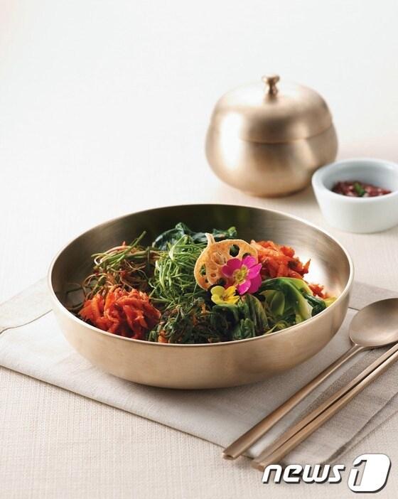 본문 이미지 - 서울 웨스틴 조선호텔 봄나물 비빔밥.© News1  