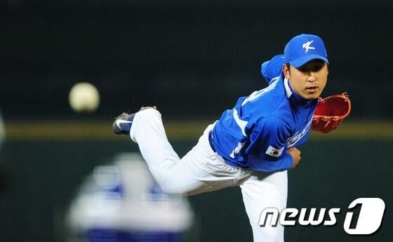 본문 이미지 - 볼티모어 오리올스에 입단한 윤석민.  2013.3.2 /뉴스1 © News1   (타이중(대만)=뉴스1)이동원 기자