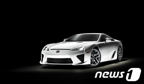 본문 이미지 - 렉서스, 슈퍼카 'LFA'(사진제공=한국토요타자동차) © News1 