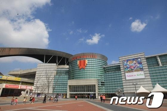 본문 이미지 - 광주 월드컵경기장 롯데아울렛 모습.ⓒ News1