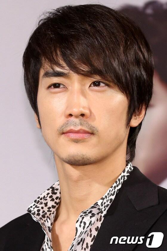 본문 이미지 - 배우 송승헌. 2013.3.27 머니투데이/뉴스1 © News1   