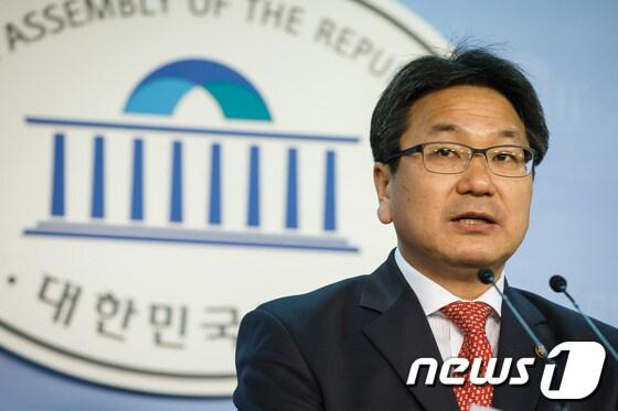 본문 이미지 - 강기정의원이 20일 민주당 5.18민주화운동 왜곡 대책위원회 위원장으로 선임됐다. © News1 유승관 기자