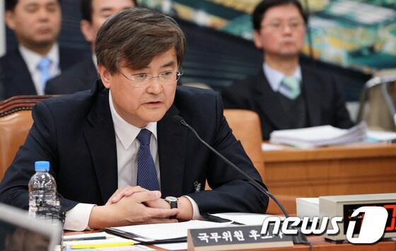 본문 이미지 - 서승환 국토교통부 장관 후보자가 6일 서울 여의도 국회의사당 국토해양위원회에서 열린 인사청문회에서 의원들의 질의에 답하고 있다. 2013.3.6/뉴스1 © News1 오대일 기자