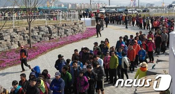 본문 이미지 - 2013순천만 국제정원박람회장을 찾는 사람들 © News1 서순규 기자