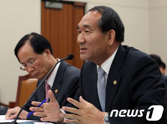 본문 이미지 - 박승춘 국가보훈처장. 2013.4.22/뉴스1 © News1 송원영 기자