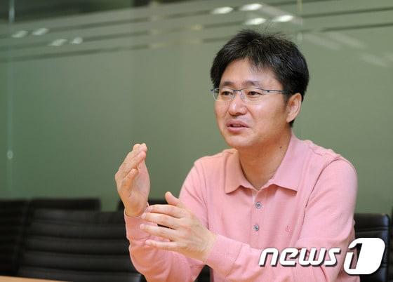 본문 이미지 - 오페라 '선구자, 도산 안창호'의 최현석 작곡가가 24일 오후 서울 공평동 본사 회의실에서 인터뷰를 하고 있다. 2013.4.24/뉴스1 © News1 박철중 기자