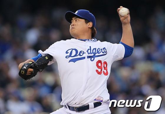 본문 이미지 - 시즌 3승을 거둔 류현진. © AFP=News1 