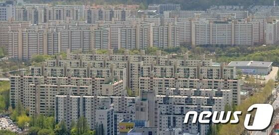 본문 이미지 - 서울 강남구 아파트 단지의 모습. © News1   박지혜 기자