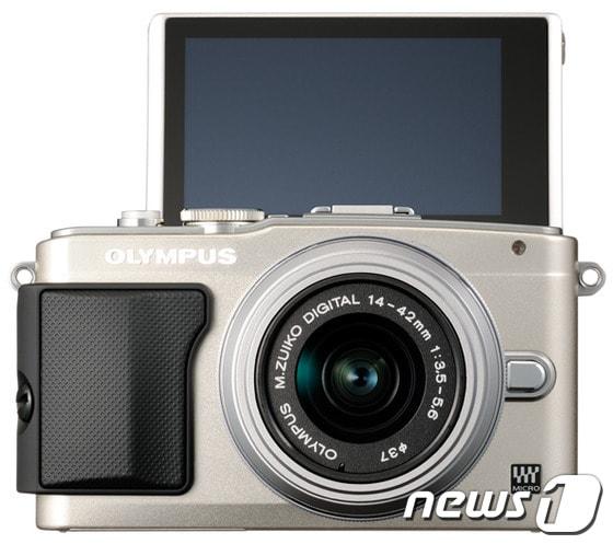 본문 이미지 - 올림푸스 'PEN Lite E-PL5'(자료제공=올림푸스한국)© News1  