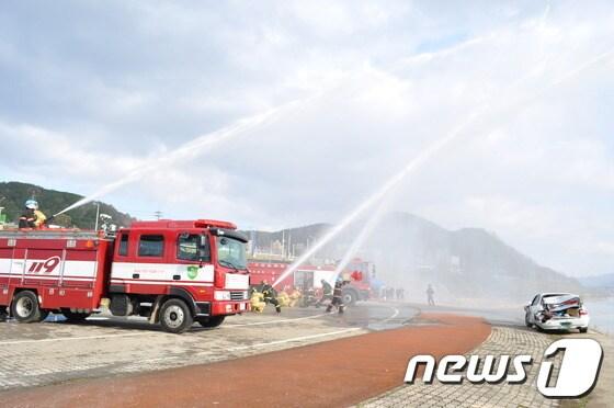 본문 이미지 - 소방 전술 훈련 장면 © News1 