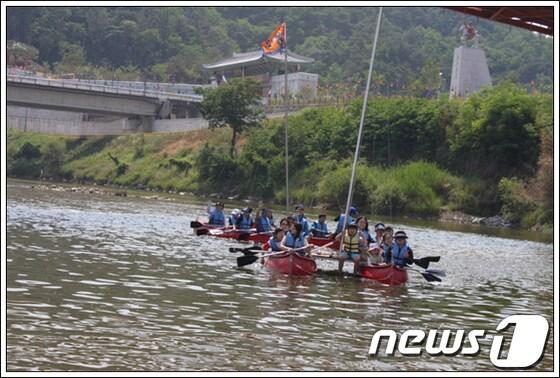 본문 이미지 - 지난해 투어 모습(의령군 제공)© News1  