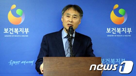 본문 이미지 -  작은 소참 진드기.(질병관리본부 제공) 2013.5.16/뉴스1  © News1   