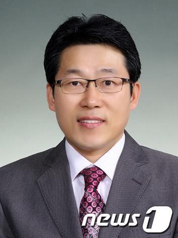 본문 이미지 - 제2회 대한민국 스승상 중등부문 녹조근정훈장 수상자로 선정된 삼례공업고등학교 김상기 교사./사진제공=전라북도교육청 © News1 박효익 기자