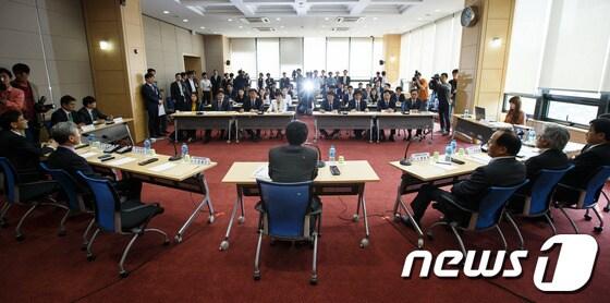 본문 이미지 - 23일 오전 서울 서초동 대검찰청 국가디지털포렌식센터에서 검찰개혁안 마련과 관련해 검찰개혁심의위원회와 전국 평검사 간담회가 열리고 있다. © News1 유승관 기자