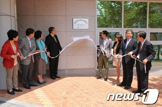 본문 이미지 - 23일 열린 대전광역시장애인치과진료소 이전 개소식 장면© News1 