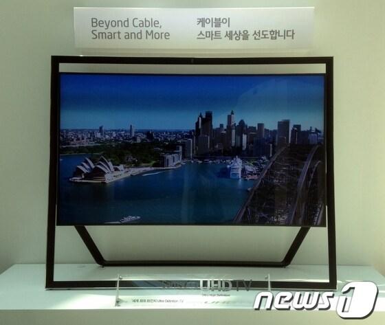 본문 이미지 - 디지털케이블TV쇼 2013에 전시된 UHD TV© News1 서영진 기자