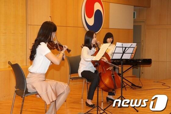 본문 이미지 - 대한항공, 직원 위한 '펀경영' 펼친다(사진제공=대한항공)© News1  