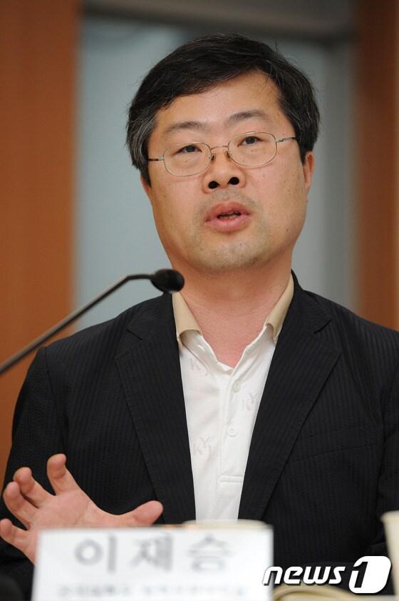 본문 이미지 - 이재승 건국대학교 법학전문대학원 교수. 