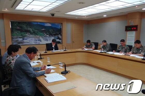 본문 이미지 - 작은소참진드기 대책회의가 열렸다.(사진=화천군청) © News1 