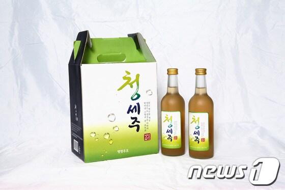 본문 이미지 - 병영주조장 ;청세주'가 최근 2013 남도전통술 품평회에서 양주부문 우수상을 수상했다.© News1 