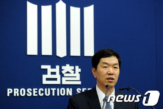 본문 이미지 - 사의를 표명한 김윤상 대검 감찰 1과장. 2013.5.27/뉴스1 © News1   안은나 기자