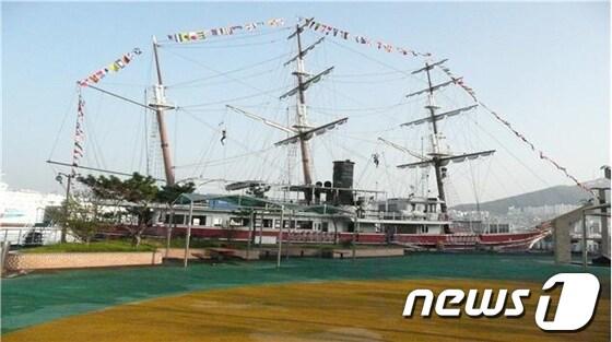 본문 이미지 - 누리마루호(부산항만청 제공)© News1 