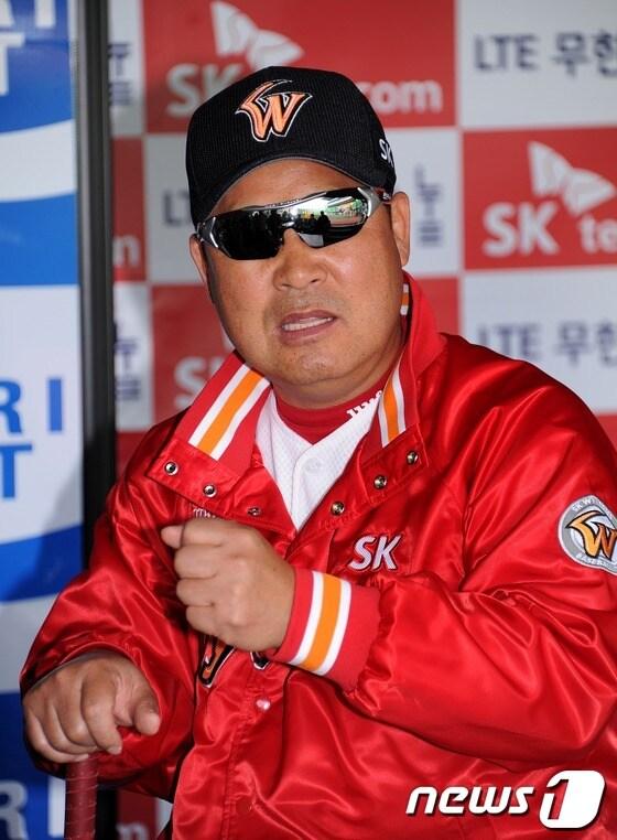 본문 이미지 - 이만수 SK 와이번스 감독.  © News1   이동원 기자