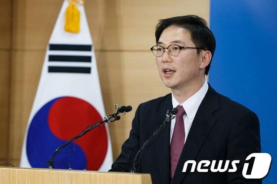 본문 이미지 - 천해성 신임 남북교류협력지원협회장. 