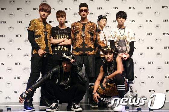 본문 이미지 - 데뷔 쇼케이스 당시의 방탄소년단 ⓒ News1