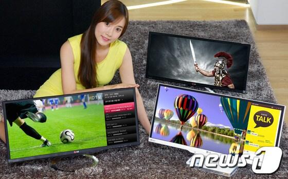 본문 이미지 - LG전자가 21대9 비율의 디스플레이를 갖춘 제품 라인업을 추가했다.(LG전자 제공)© News1  