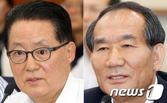 본문 이미지 - 민주당 박지원 의원이 20일 서울 여의도 국회에서 열린 법제사법위원회 전체회의에서 '임을 위한 행진곡'의 5·18 기념곡 제정 여부를 놓고 박승춘 국가보훈처장과 언쟁을 벌인 뒤 사과를 요구하고 있다. 박 보훈처장은 