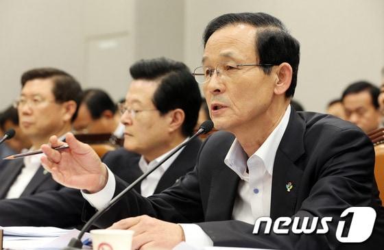 본문 이미지 - 김장수 청와대 국가안보실장. 2013.6.21/뉴스1 © News1 허경 기자