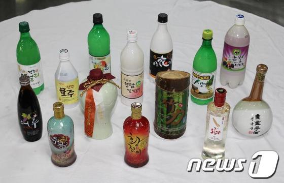 본문 이미지 - 대한민국 우리술 품평회에 참가할 전북 대표 술 14개 제품 (전북도 제공) © News1 