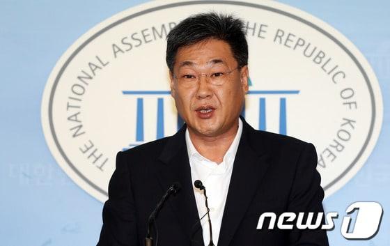 본문 이미지 - 정문헌 새누리당 의원 . 2013.6.26/뉴스1 © News1   허경 기자