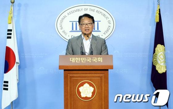 본문 이미지 - 새누리당 유일호 대변인. © News1 