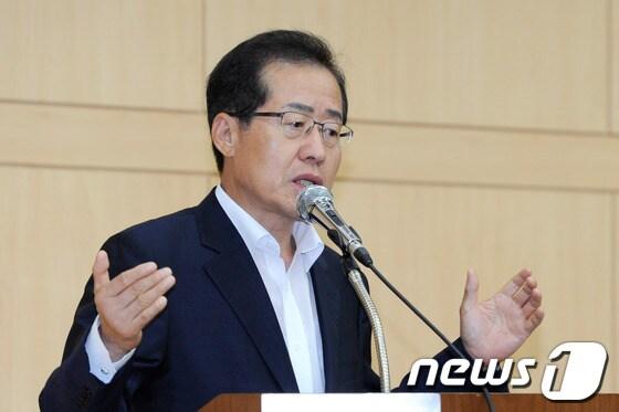 본문 이미지 - 홍준표 경남도지사. /뉴스1 © News1 전혜원 기자