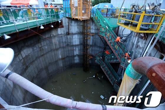 본문 이미지 - &#39;노량진 수몰사고&#39; 사망자들이 감전사했을 가능성이 제기되고 있다. © News1 이광호 기자