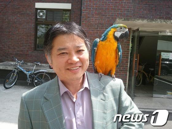 본문 이미지 - 김남수 전북대 수의과대학 교수/사진제공=전북대학교 © News1 이승석 기자