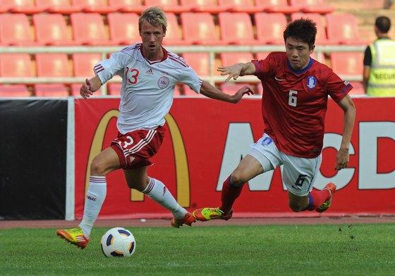 본문 이미지 - 윤석영(24·퀸즈 파크 레인저스). ©AFP= News1