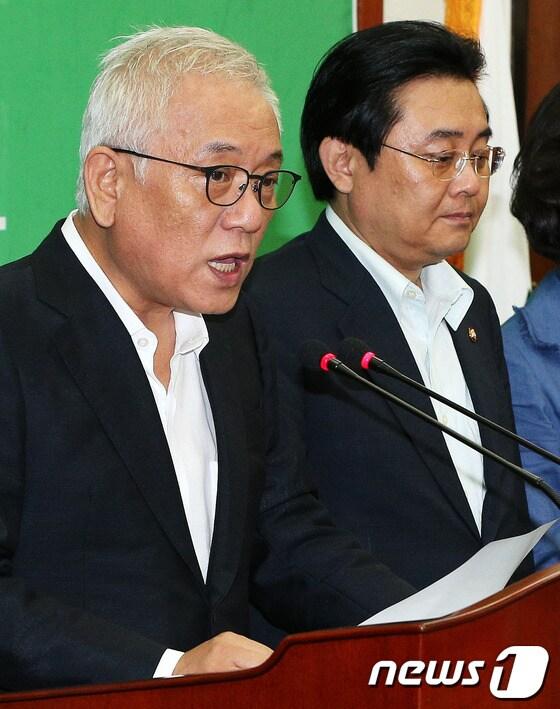 본문 이미지 - 민주당 김한길 대표가 31일 오후 서울 여의도 국회에서 가진 긴급 기자회견에서 