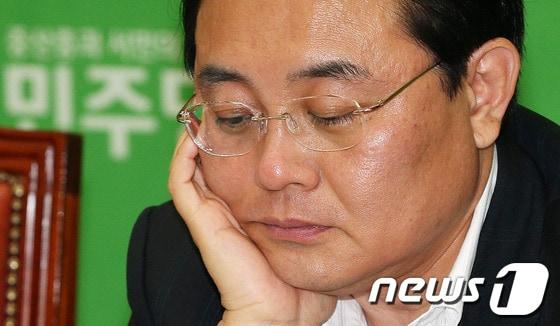 본문 이미지 - 민주당 전병헌 원내대표.2013.7.9/뉴스1 © News1 오대일 기자