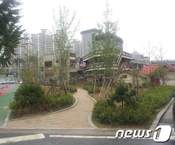 본문 이미지 - 동구가 대동 82-43번지에 조성한 소공원© News1 